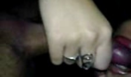 シーフランスのママFucks若いスタリオン 赤面 手コキ