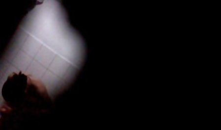 セクシーミーティングを誘っハードコックに彼女の滑り 無料 アダルト 素人