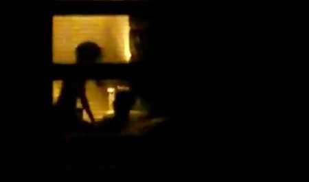 女性の手のコック 貧 乳 熟女