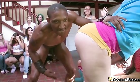 暑い日本のプールOrgy カップル ハメ 撮り