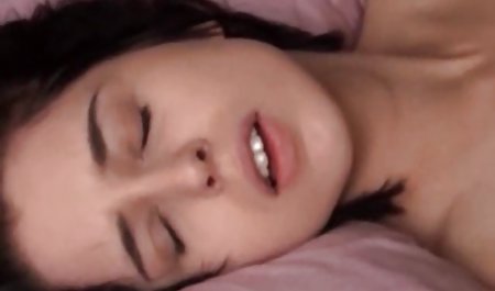 Kayla Yepes 素人 巨乳 エロ 動画 Comoお茶目な笑顔に自分の